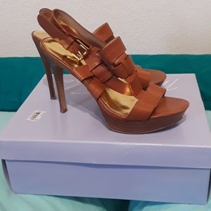 Used w.Box....Sandal Heels